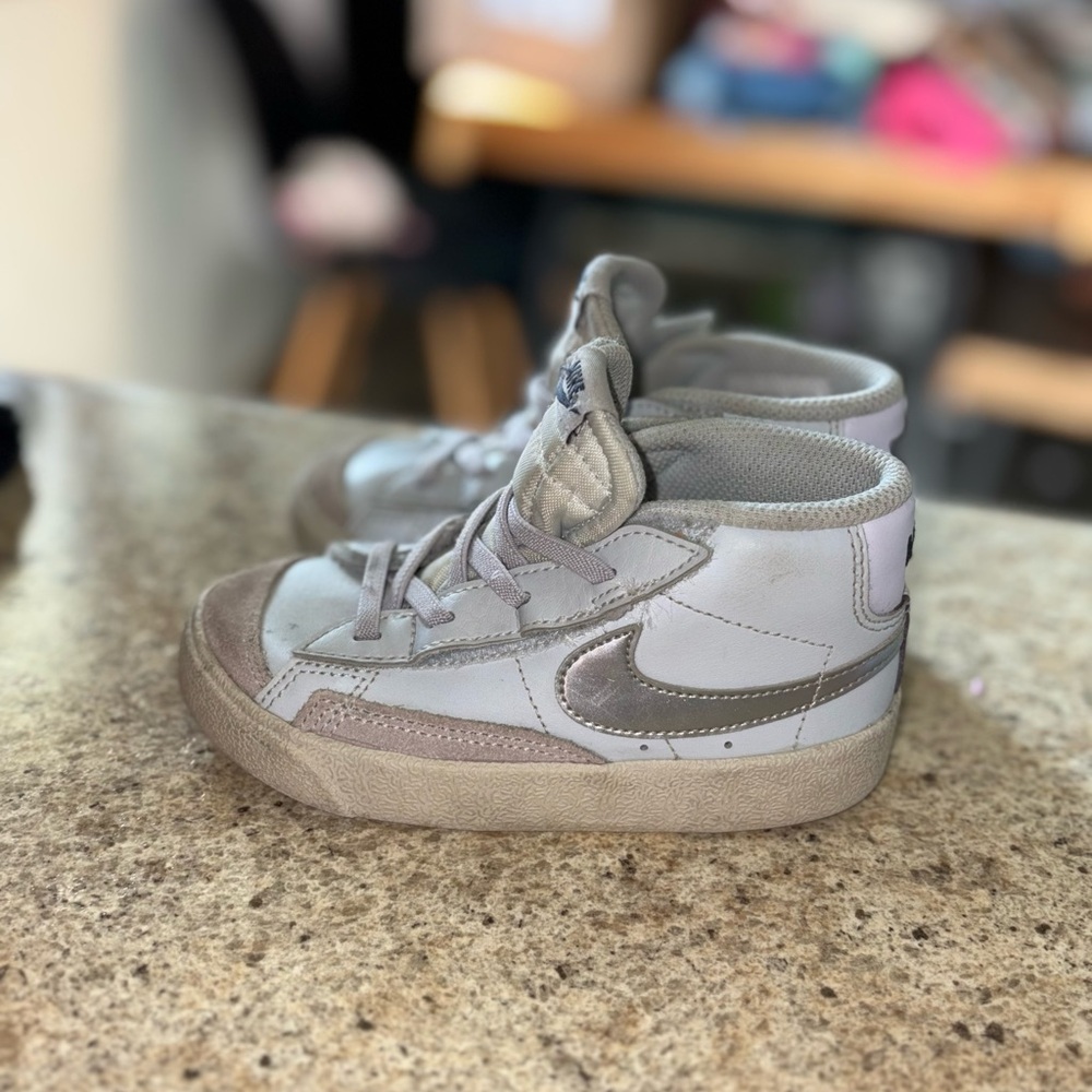 Nike Kids' Silver and Gray Sneakers